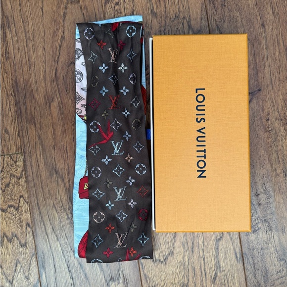 LV Up Up and Away Bandeau Sold out! - Picture 5 of 16